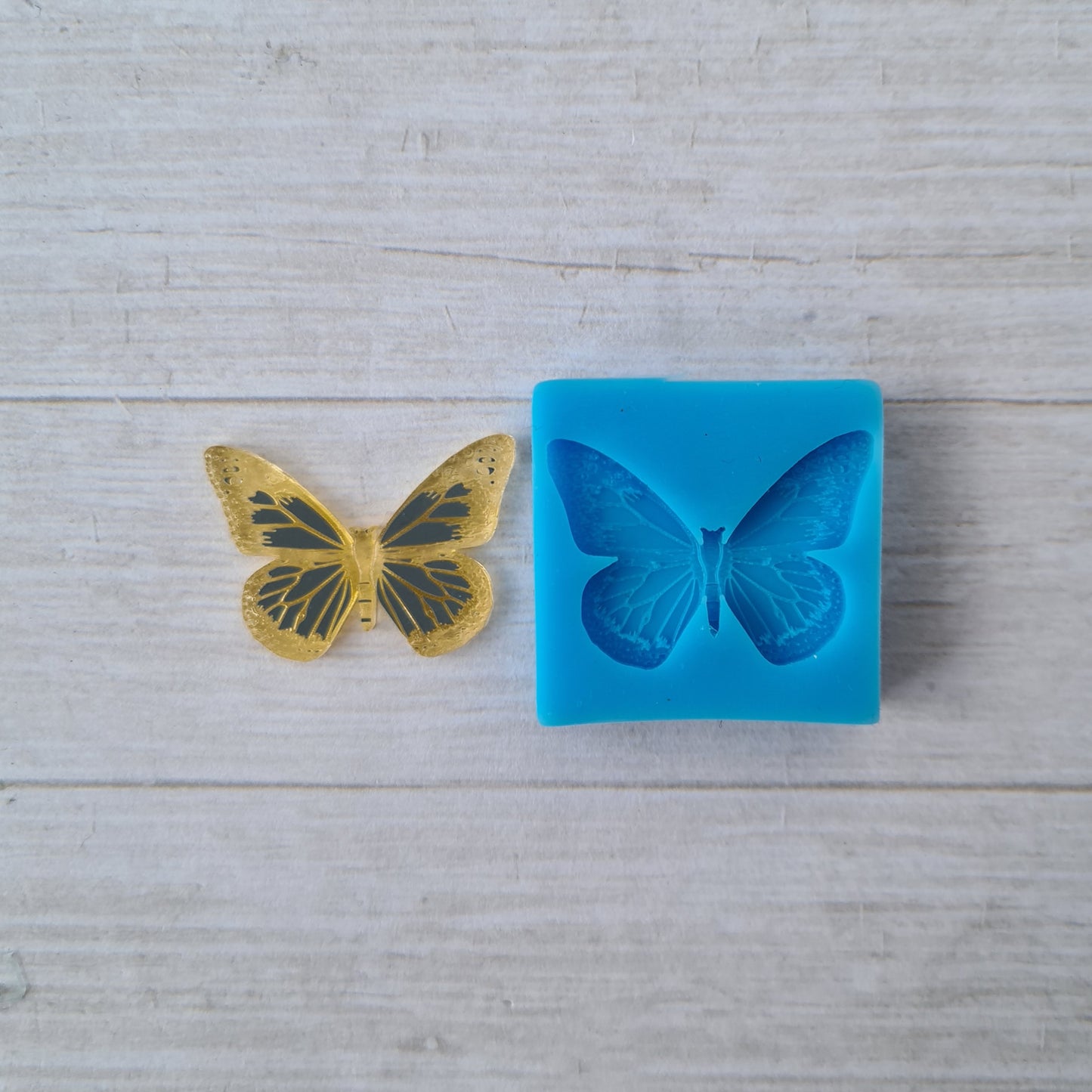 Resin silicone mold - 30mm butterfly spring keychain mold